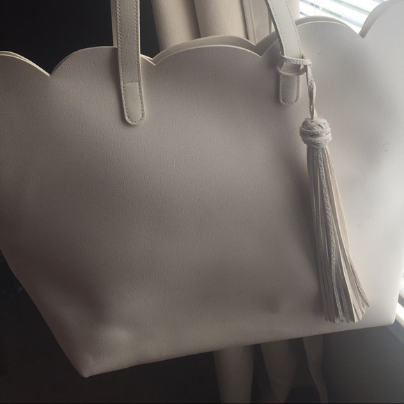 White Purse - Picture 1 of 3